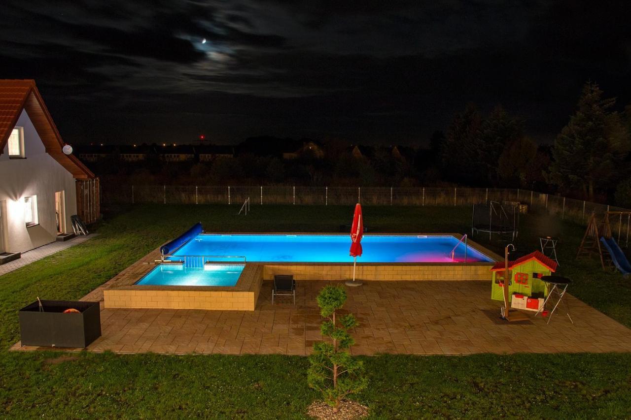 Aqua Fun Domki Z Basenem Ujście-Darłowskie Exterior foto