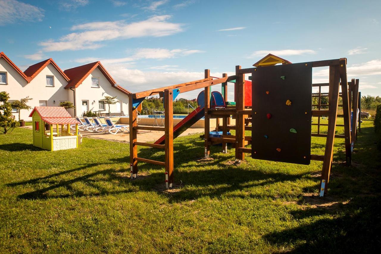 Aqua Fun Domki Z Basenem Ujście-Darłowskie Exterior foto